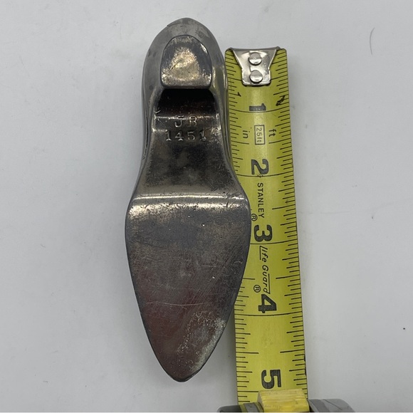Vintage Metal Shoe Pincushion Jennings Brothers Empire State Building Souvenir - Picture 10 of 13
